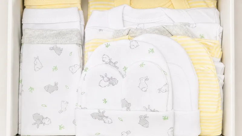 Qué regalar como padrino o madrina a un recién nacido: ideas emotivas y útiles Cajita Premium Stars Gift para recién nacido, ideal como regalo de padrinos y madrinas